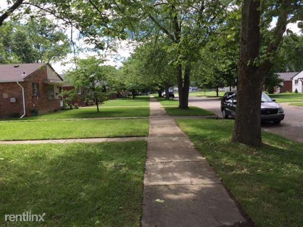 30113 Hazelwood St - Photo 3 of 9