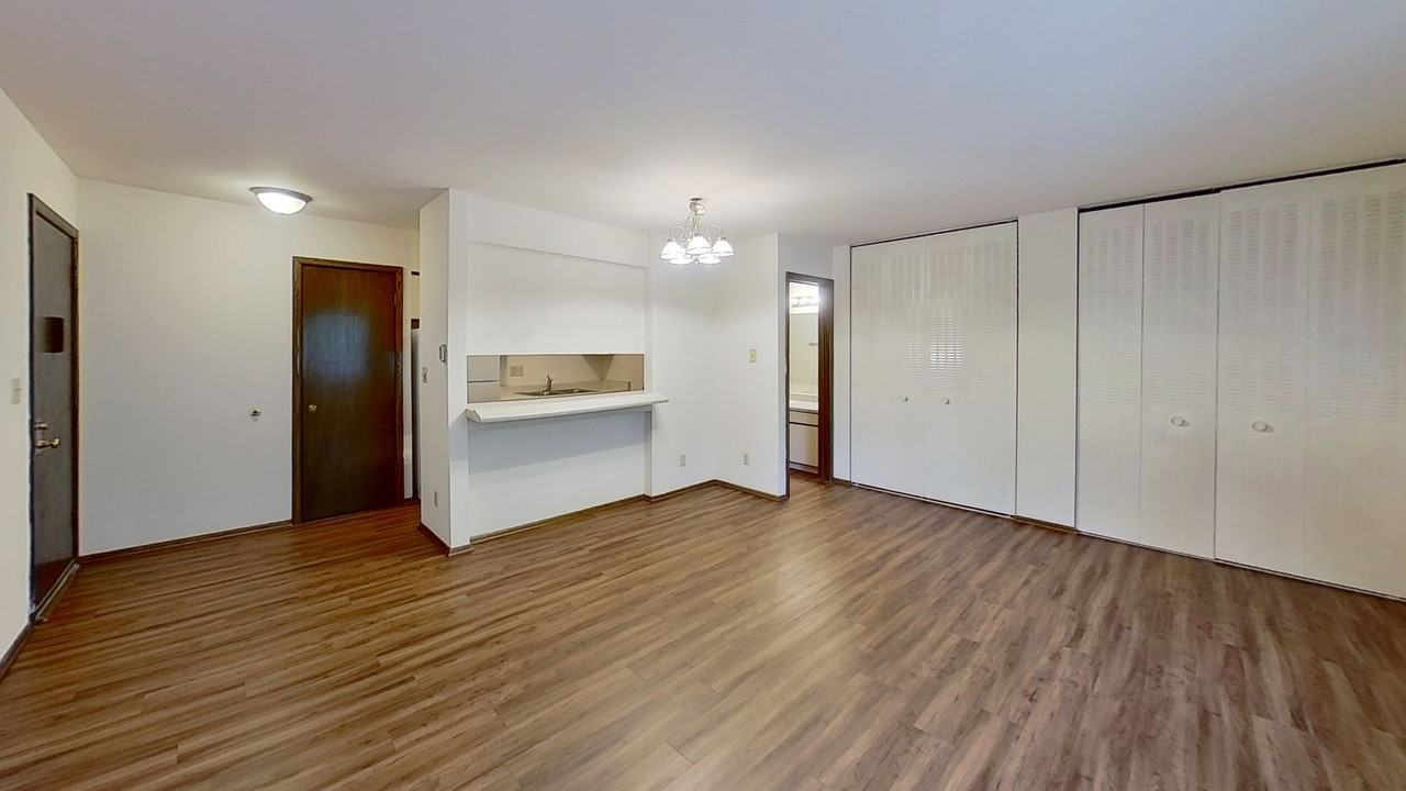 W63N14264 Washington Ave - Photo 7 of 16