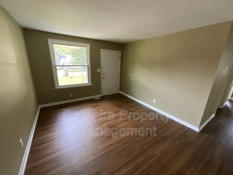 235 Harrington Ave - Photo 2 of 7