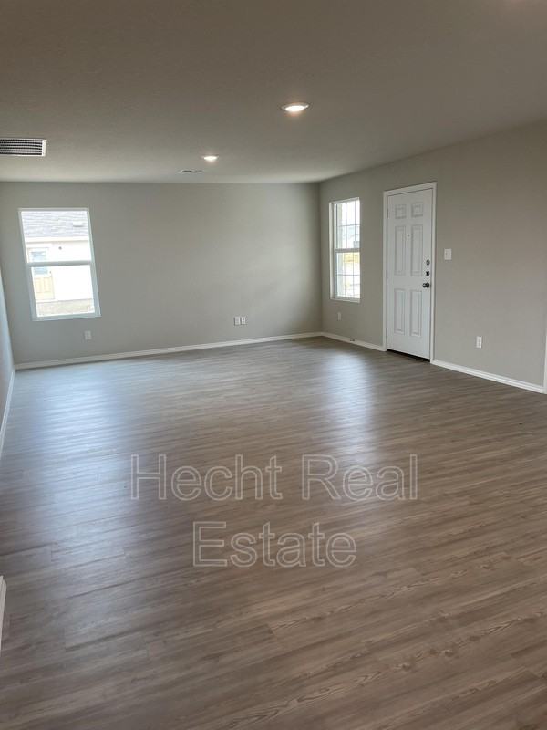 10727 Prusiner Dr - Photo 4 of 27