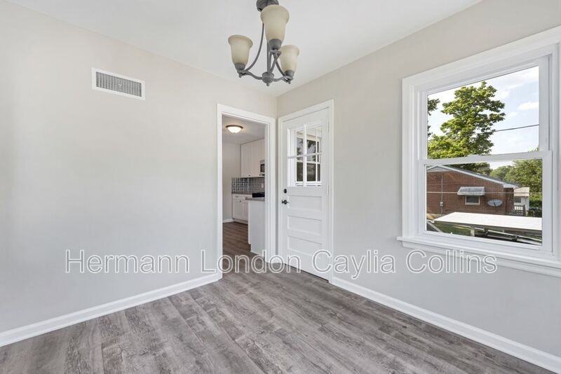 7612 Elton St - Photo 3 of 23