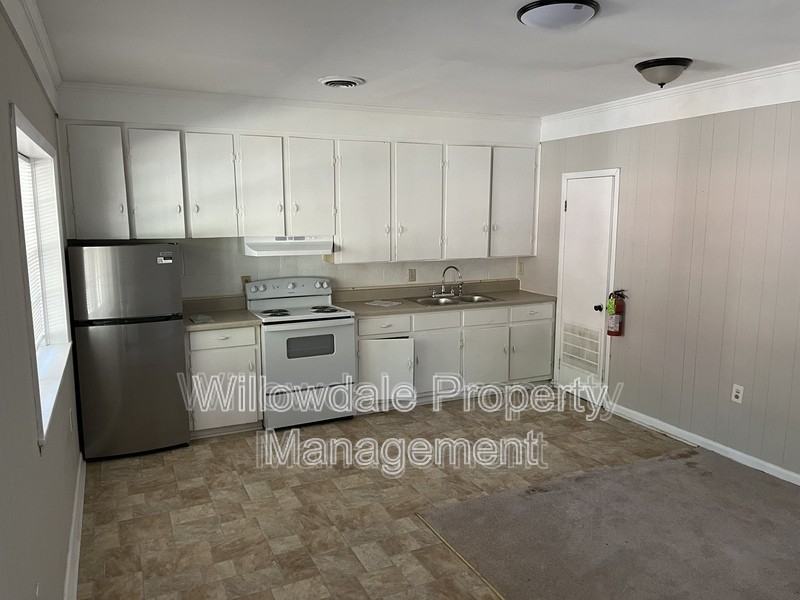 301 Sunset Dr #9 - Photo 2 of 5