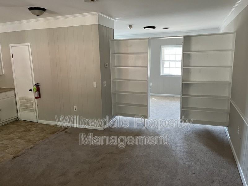 301 Sunset Dr #9 - Photo 3 of 5