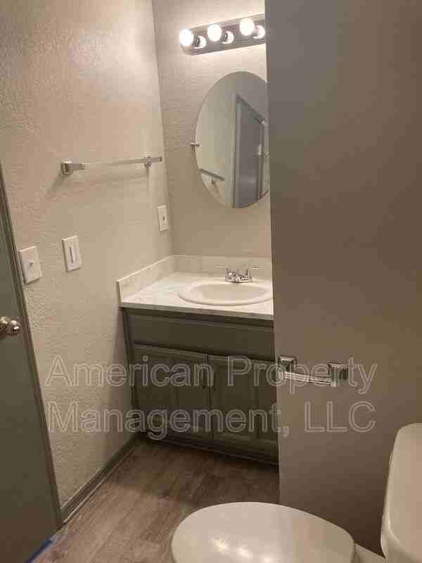 6038 S Rockford Ave - Photo 3 of 25