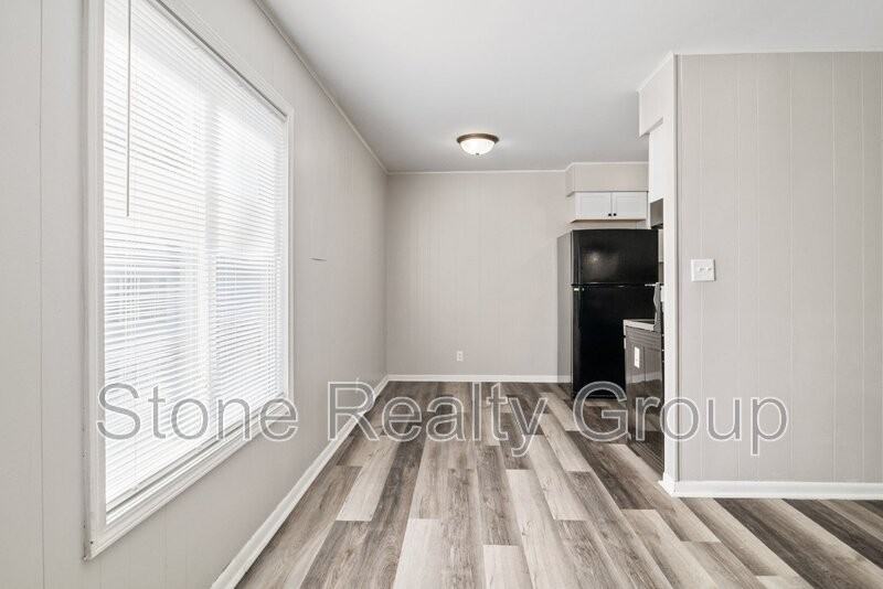 1820 N 6th 1/2 St #23B - Photo 4 of 14