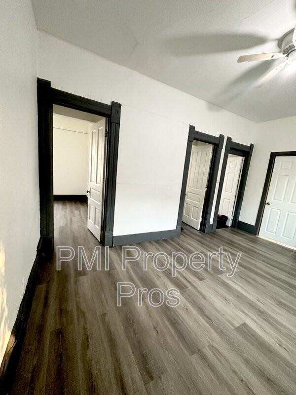 2111A N 34th St - Photo 2 of 6