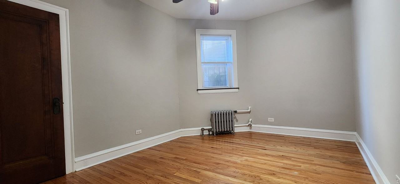 1923 W Belle Plaine Ave #F - Photo 7 of 10