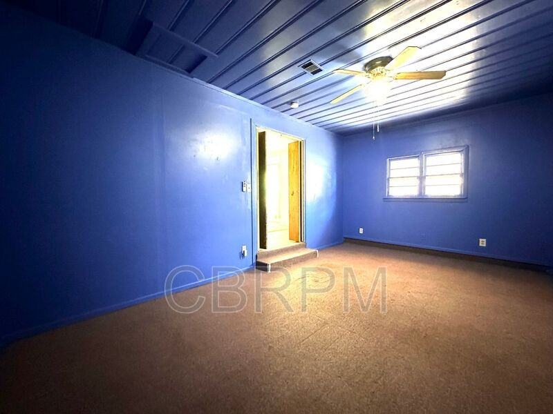 3004 43rd Street - Photo 4 of 8