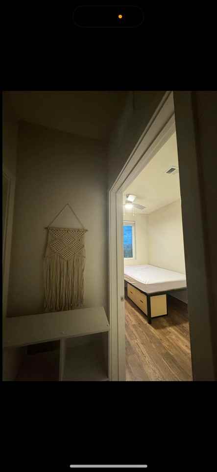 931 W University Ave - Photo 2 of 9