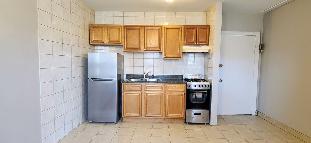 4764 N Virginia Ave #206 - Photo 6 of 10