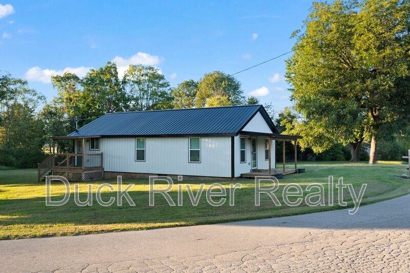 210 S Maple Ave - Photo 3 of 19