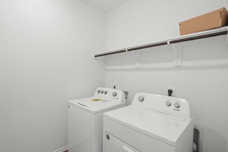 3004 Emerald Ocean Dr - Photo 6 of 27