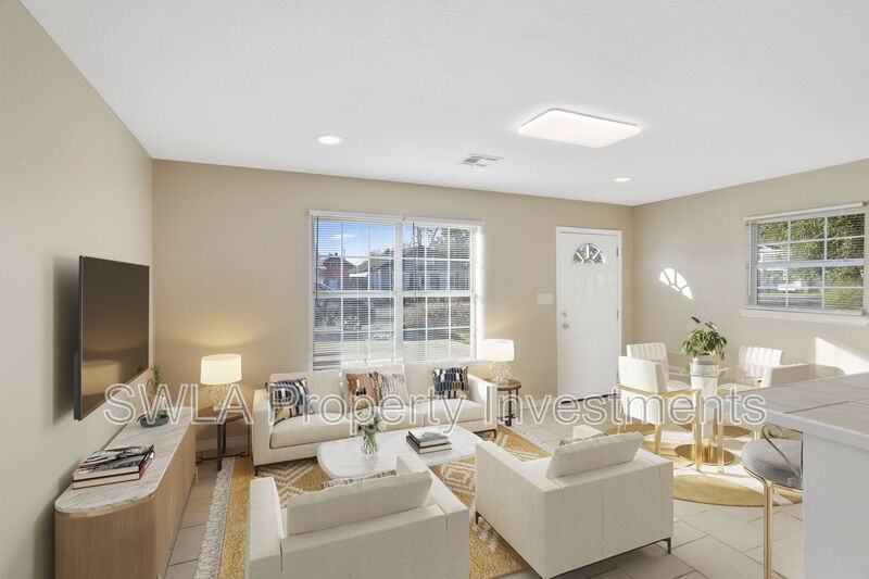 308 W Napoleon St - Photo 2 of 14