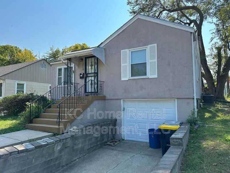 3519 E 46th St - Photo 3 of 46