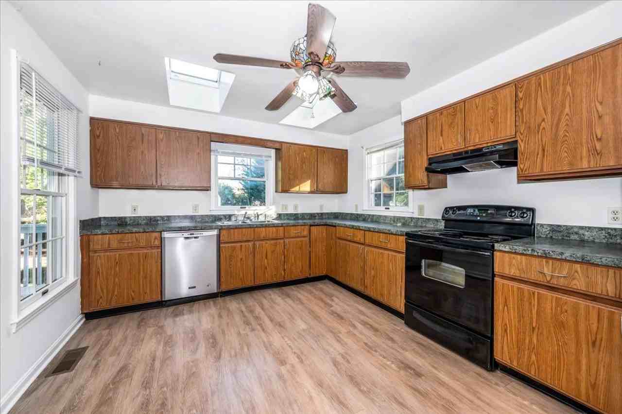 3858 Clay St - Photo 7 of 26