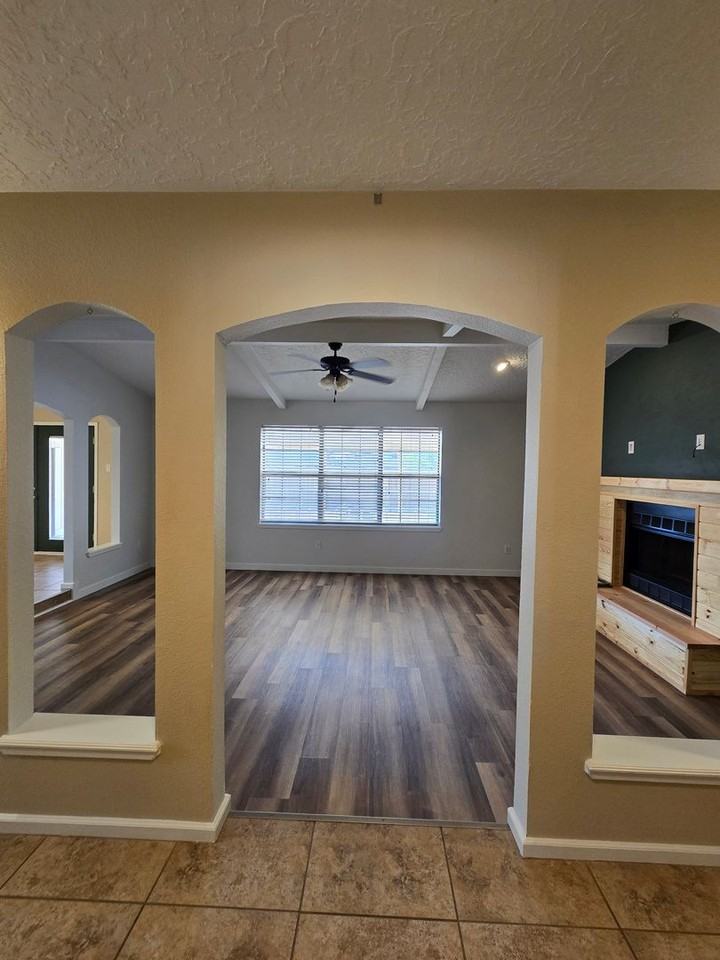 309 Chanticleer Place - Photo 2 of 25