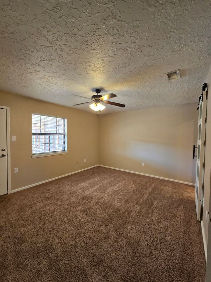 309 Chanticleer Place - Photo 7 of 25