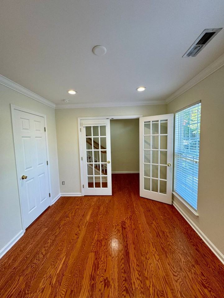 15703 King Louis Ct - Photo 4 of 42