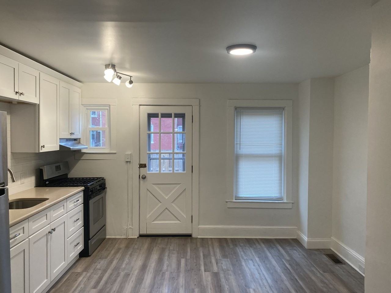 626 George St - Photo 2 of 16