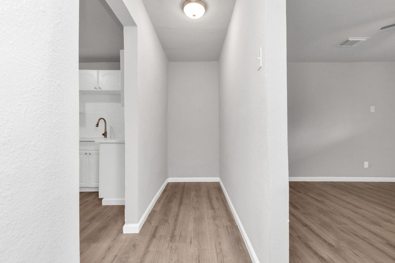 3655 Seabrook St #6 - Photo 2 of 26