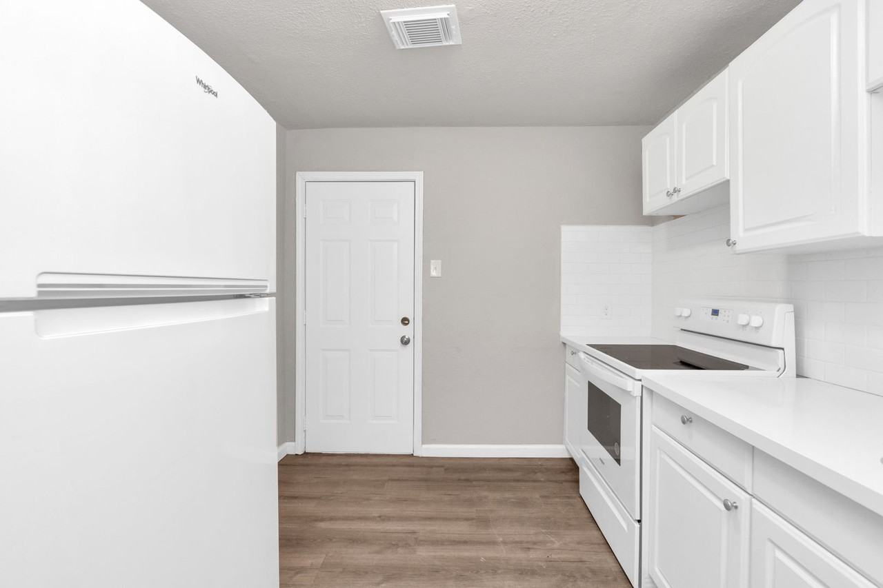 3655 Seabrook St #6 - Photo 2 of 26