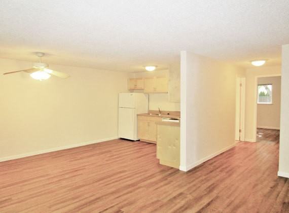 2775 Ne Division St #E - Photo 5 of 10