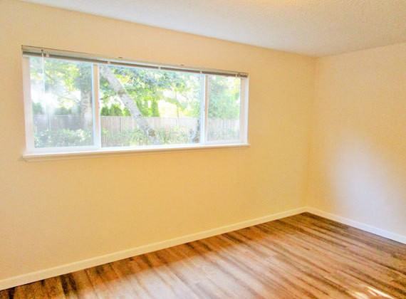 2775 Ne Division St #E - Photo 7 of 10