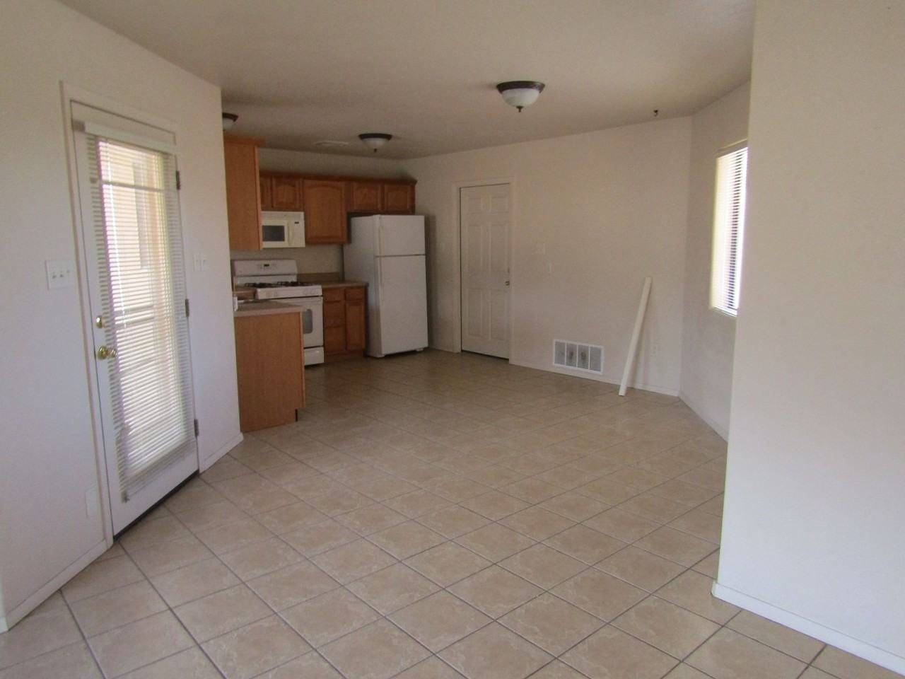 3603 Los Encinos St - Photo 2 of 7