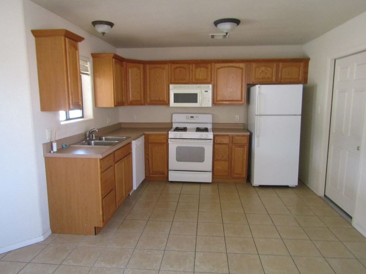 3603 Los Encinos St - Photo 3 of 7