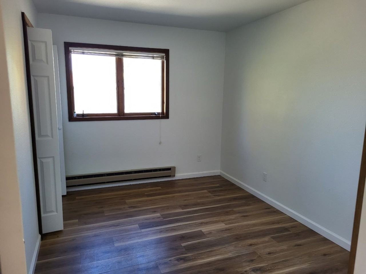 110 W Graf St - Photo 2 of 20