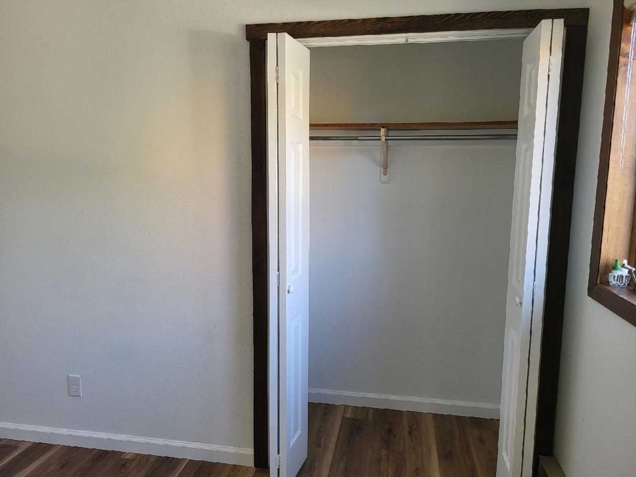 110 W Graf St - Photo 6 of 20