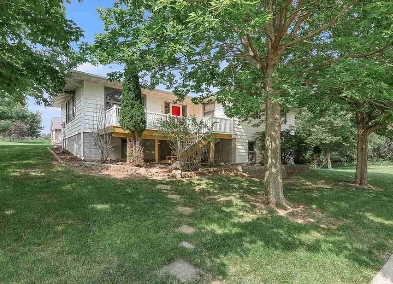 208 Jefferson St - Photo 3 of 29