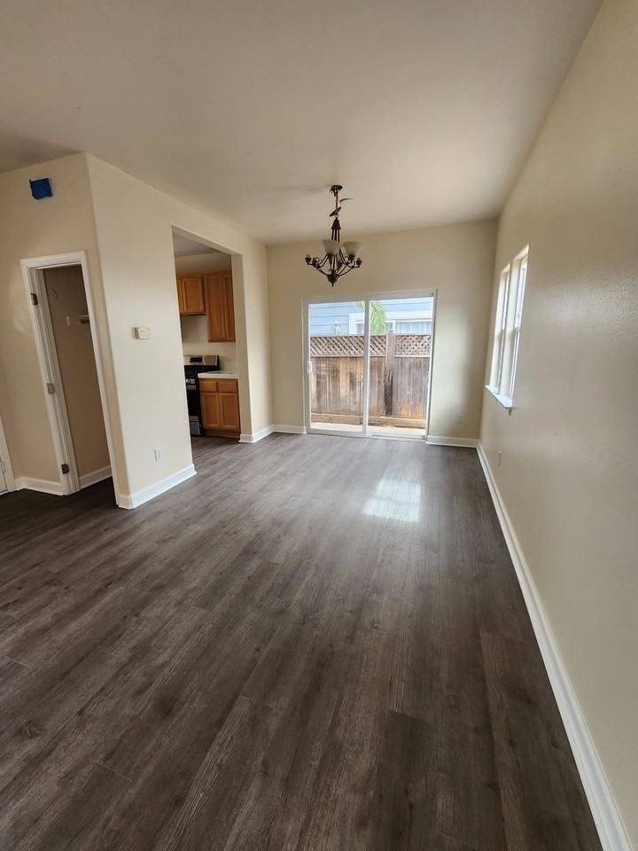 521 Adina Way - Photo 3 of 20