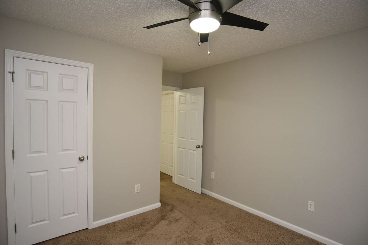 825 Canyon Oak Loop - Photo 2 of 20