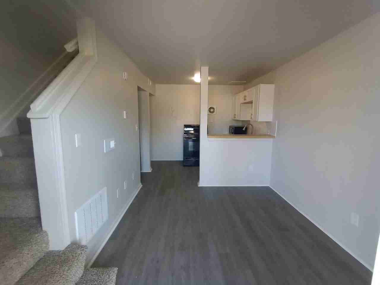 700 Kecoughtan Road - Photo 2 of 11