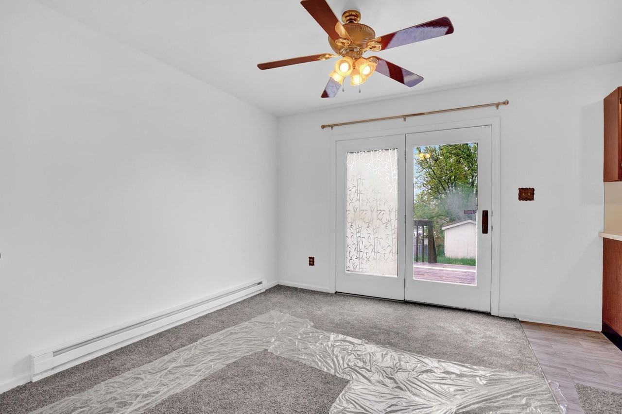 424 Hillside Ave - Photo 4 of 20