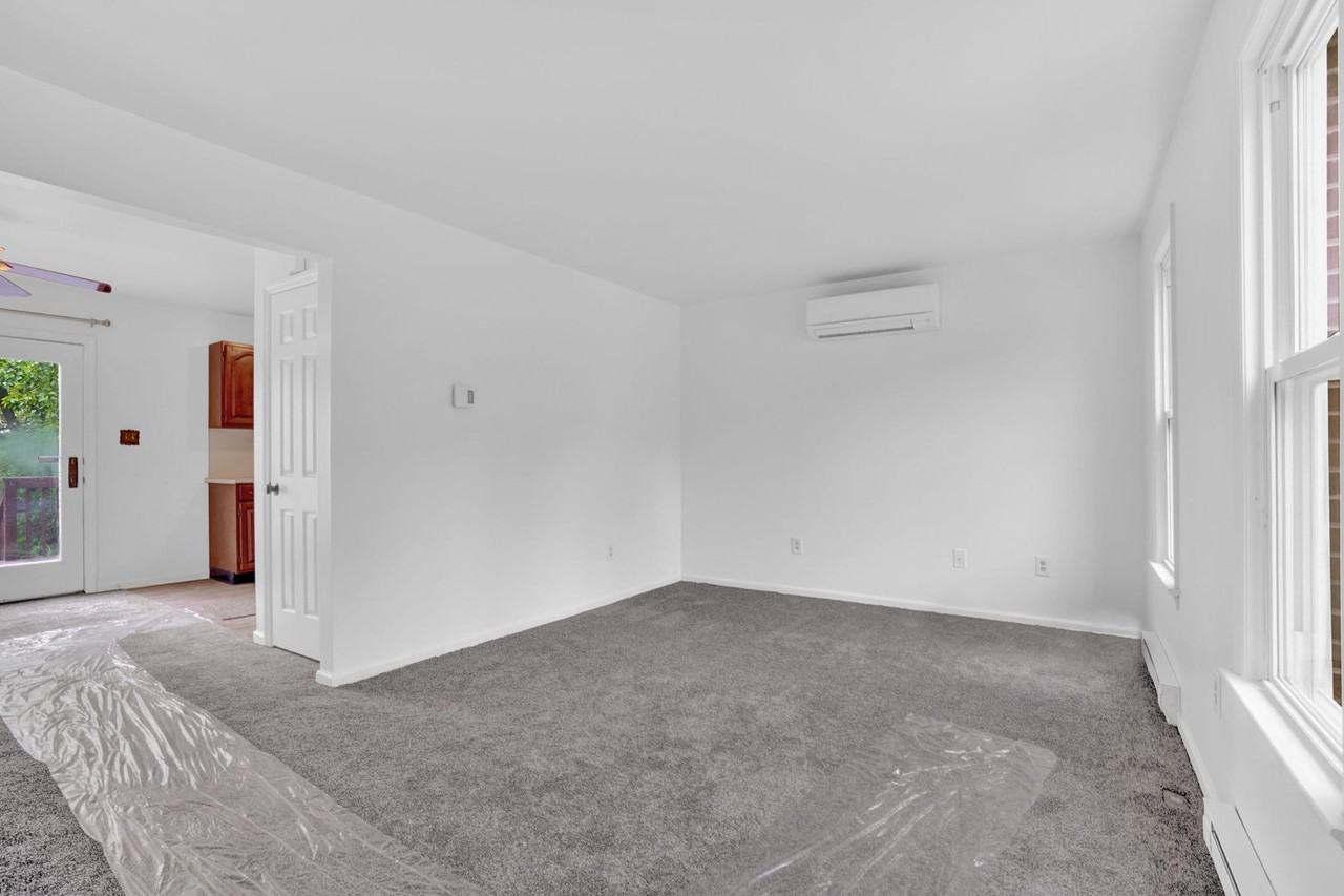 424 Hillside Ave - Photo 3 of 20