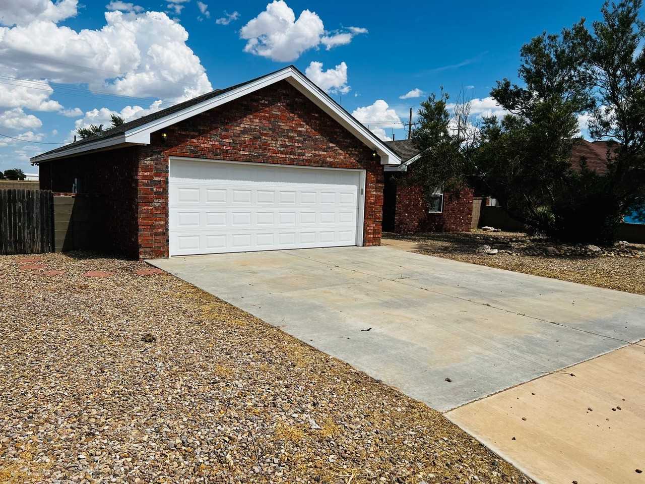 1382 Oakwood Cir - Photo 5 of 22
