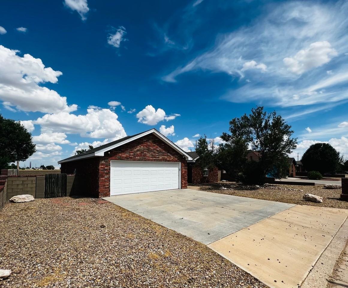 1382 Oakwood Cir - Photo 6 of 22