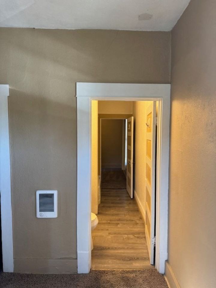 1114 W 8th St - Photo 7 of 25