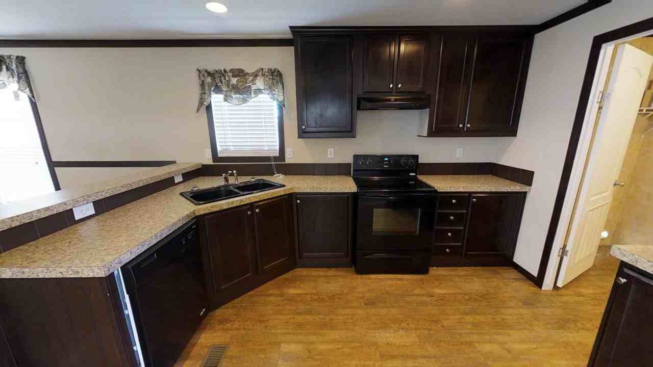 3905 Weston St - Photo 4 of 44