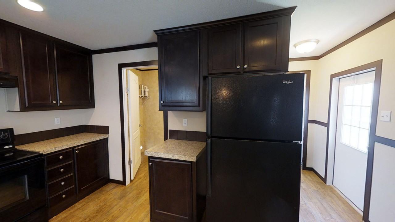 3905 Weston St - Photo 5 of 44