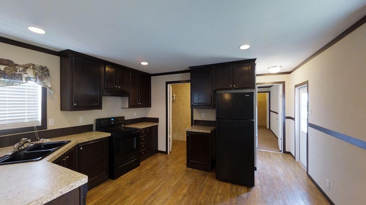 3905 Weston St - Photo 7 of 44