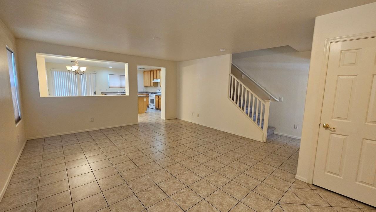 4209 E Babbling Brook Dr - Photo 5 of 17