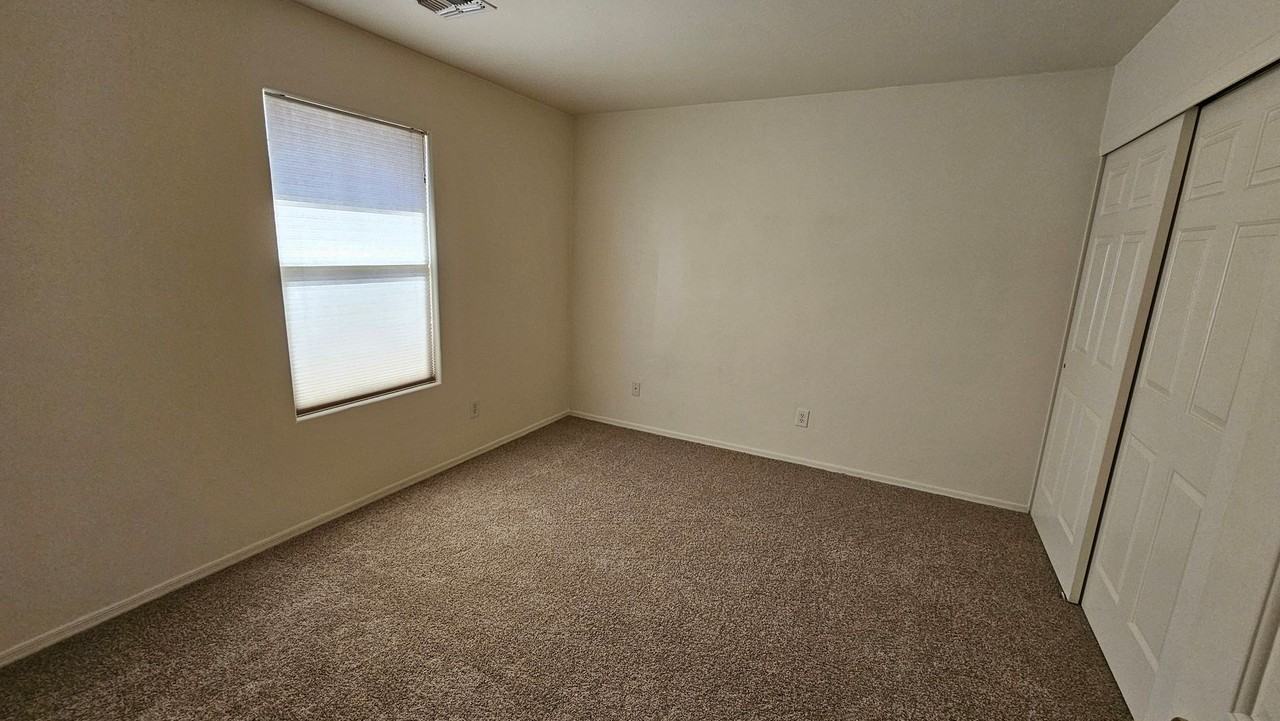 4209 E Babbling Brook Dr - Photo 7 of 17