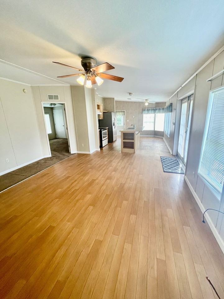 44308 Woodland Cir - Photo 2 of 12