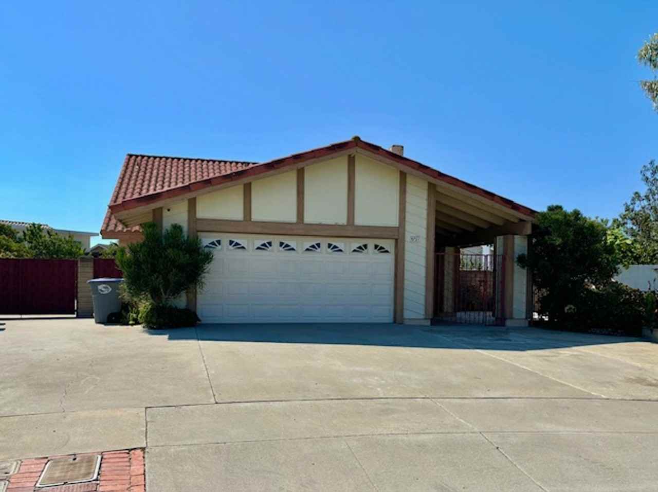 3721 Concord Ct - Photo 2 of 43