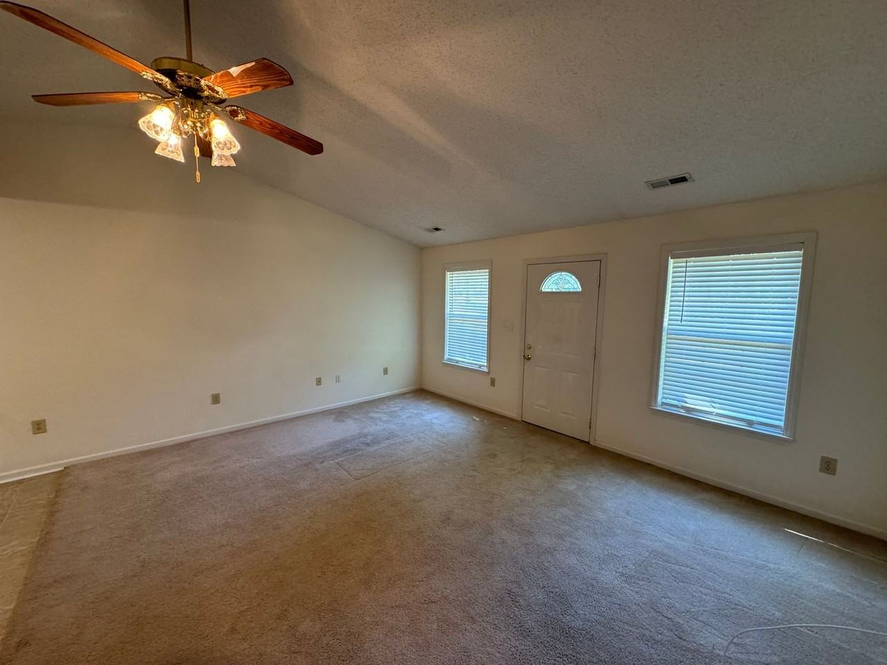 2234 Juniper Dr - Photo 3 of 11