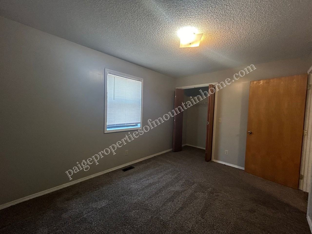 1312/1314 MeadowBrook - Photo 3 of 17