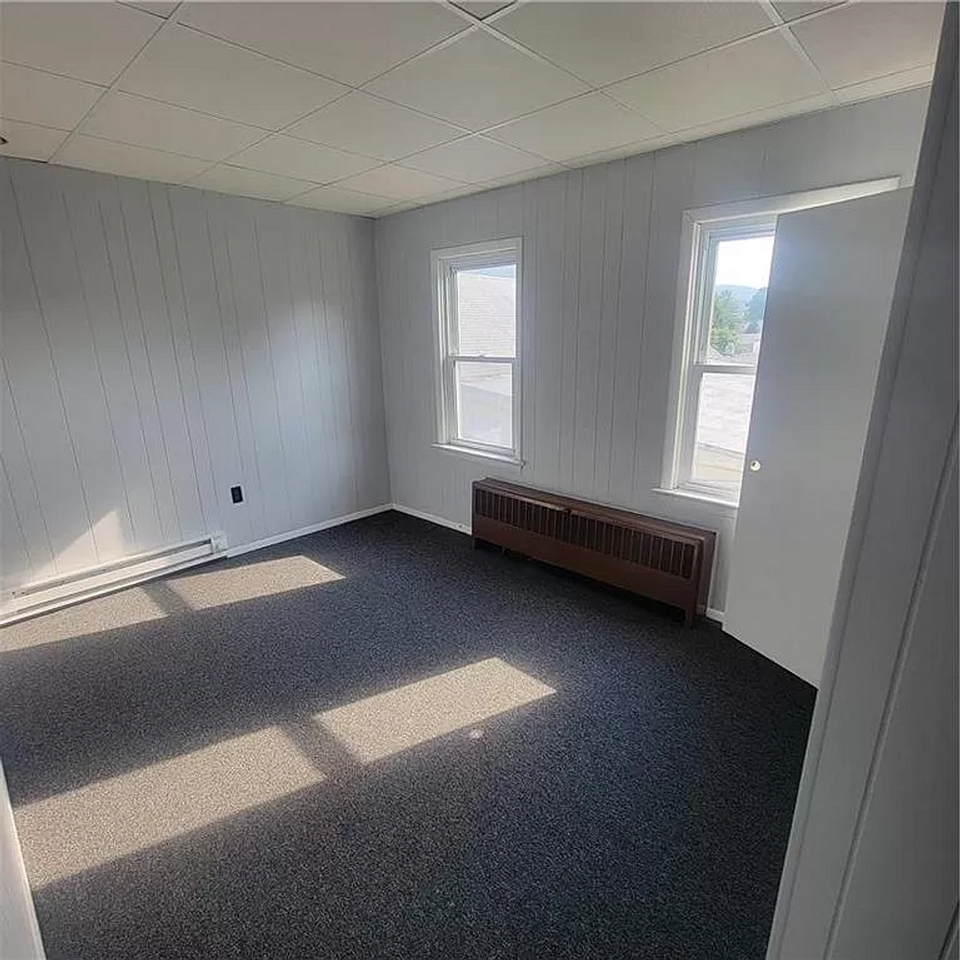 106 6th Street - Photo 6 of 11